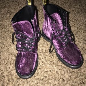 Unworn doc martins !!